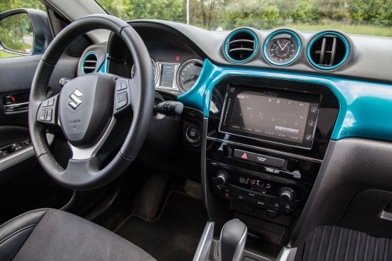 Новый Suzuki Vitara тестирует бразильская певица Gabriella