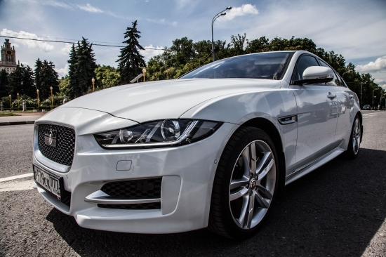 Тест-драйв JAGUAR XE с Викторией Черенцовой и Андреем Цветковым