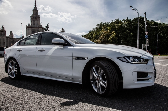 Тест-драйв JAGUAR XE с Викторией Черенцовой и Андреем Цветковым