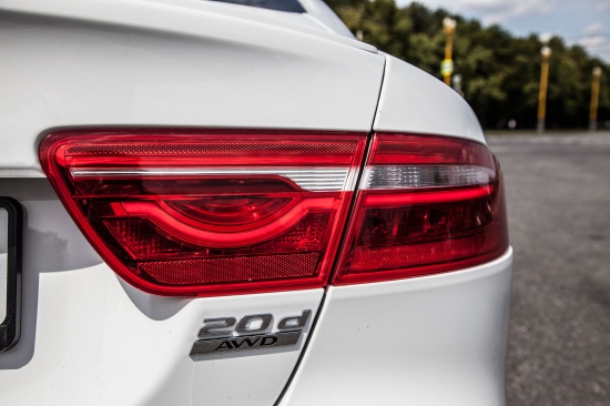 Тест-драйв JAGUAR XE с Викторией Черенцовой и Андреем Цветковым
