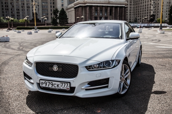 Тест-драйв JAGUAR XE с Викторией Черенцовой и Андреем Цветковым