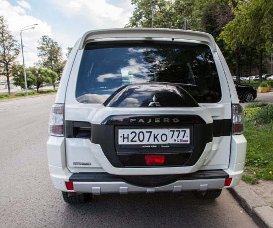 Тест-драйв Mitsubishi Pajero со Славой Басюл