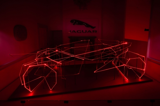 Jaguar представляет инновационную световую инсталляцию на Лондонской биеннале дизайна в Somerset House