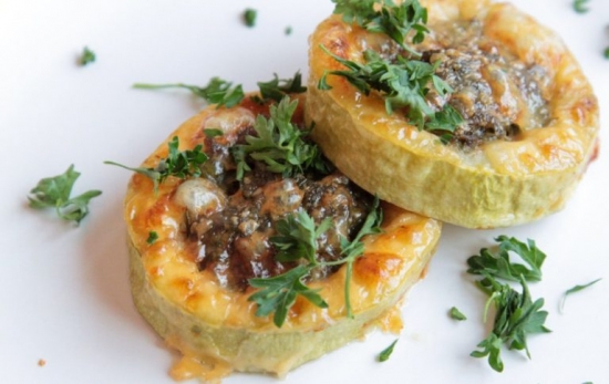 Готовим вкусно: запеченные кабачки с мясом