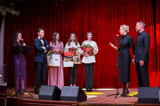 Журнал Moda Topical c главным редактором Оксаной Федоровой и компания Rich Time Group – представитель часовых брендов класса люкс в России  представили премию «Пара года 2017».