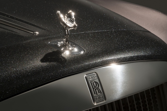 Rolls−Royce покажет на Женевском автосалоне-2017 автомобиль, покрытый первой в истории краской из алмазов