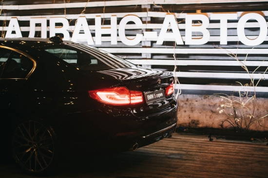 BMW Адванс-Авто презентовал обновленный BMW 5 серии в TheDomeLoft