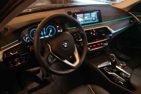BMW Адванс-Авто презентовал обновленный BMW 5 серии в TheDomeLoft