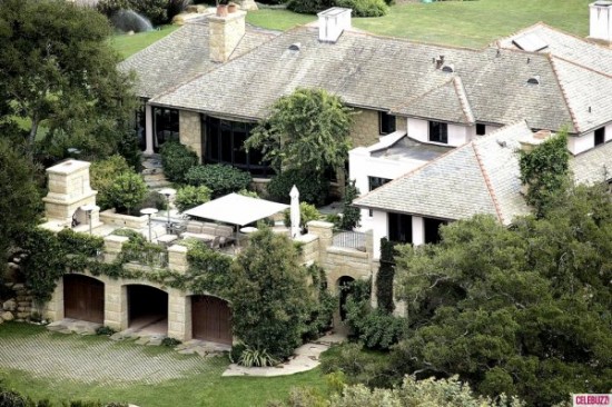 Этот дом в Montecito перейдет к Katie Holmes в соответствии с брачным договором. 