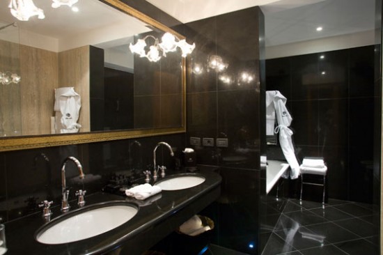 Ванная комната в номере отеля Carlton Hotel Baglioni