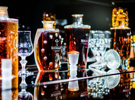 Почти миллион долларов за коллекцию из шести декантеров из коллекции The Macallan in Lalique Legacy Collection 