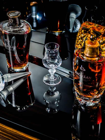 Почти миллион долларов за коллекцию из шести декантеров из коллекции The Macallan in Lalique Legacy Collection 