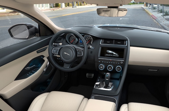 Новый Jaguar E-PACE попал в Книгу рекордов Гиннесса