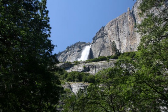 Водопад. Национальный парк Йосемити (Yosemite National Park)