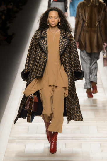 Fendi. Женские сапоги нового сезона осень-зима 2017/18