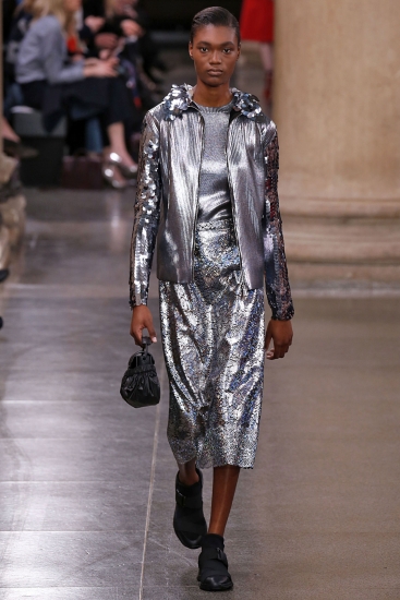 Christopher Kane. Тренды: осень – зима/2017-2018. Вестерн или куртки «му», блестки и люрекс, викторианская эпоха