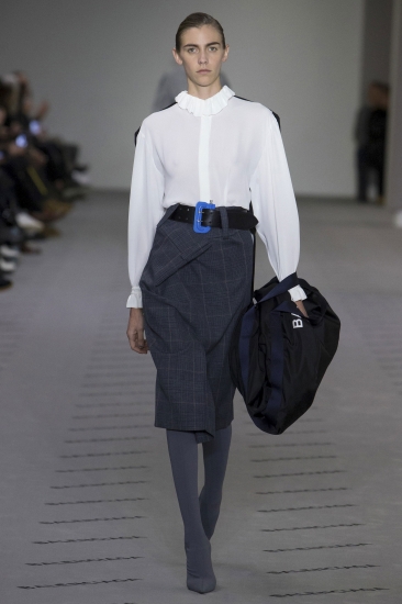 Balenciaga. Тренды: осень – зима/2017-2018. Вестерн или куртки «му», блестки и люрекс, викторианская эпоха