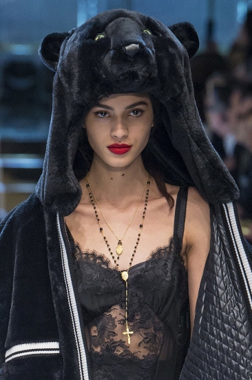 Dolce Gabbana. Тренды: осень – зима/2017-2018: от 80-х до межгалактических приключений