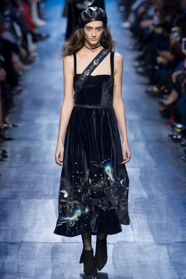 Dior. Тренды: осень – зима/2017-2018: от 80-х до межгалактических приключений
