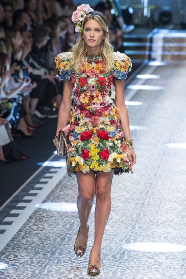 Dolce Gabbana. Тренды: осень – зима/2017-2018: от 80-х до межгалактических приключений