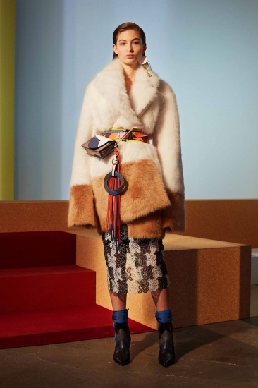Diane von Furstenberg. Тренды: осень – зима/2017-2018: от 80-х до межгалактических приключений