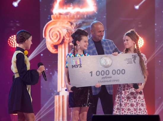 Игорь Крутой подарил 2 миллиона