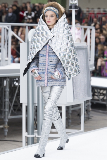 Chanel. Тренды: осень – зима/2017-2018: овчина, кружева и цветочный принт