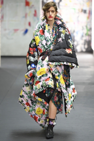 Preen by Thornton Bregazzi. Тренды: осень – зима/2017-2018: овчина, кружева и цветочный принт