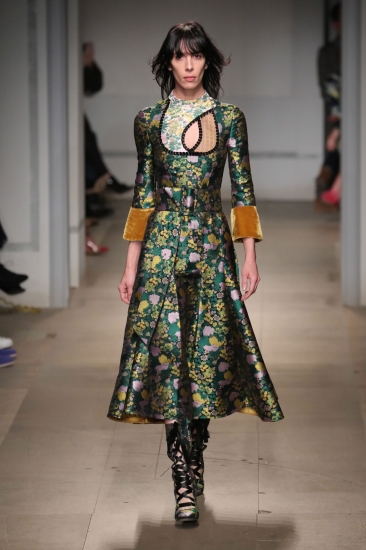 Erdem. Тренды: осень – зима/2017-2018: овчина, кружева и цветочный принт