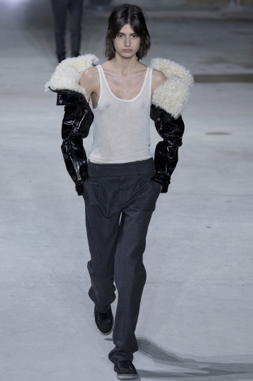 YSL. Тренды: осень – зима/2017-2018: овчина, кружева и цветочный принт