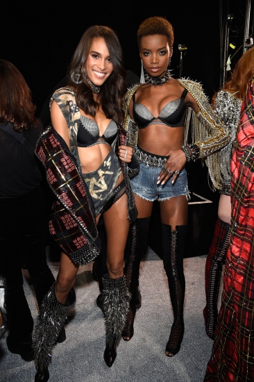 В Шанхае прошло VICTORIA’S SECRET FASHION SHOW
