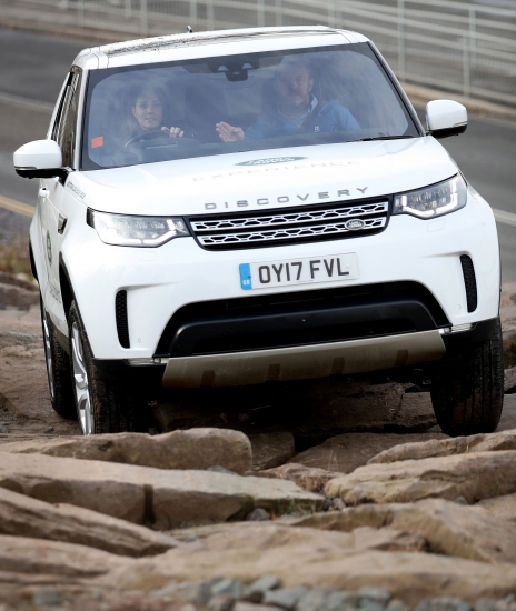Герцог и герцогиня Кембриджские посетили  завод Jaguar Land Rover в Солихалле