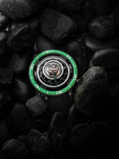 Наберите побольше воздуха… Horological Machine N°7 Aquapod