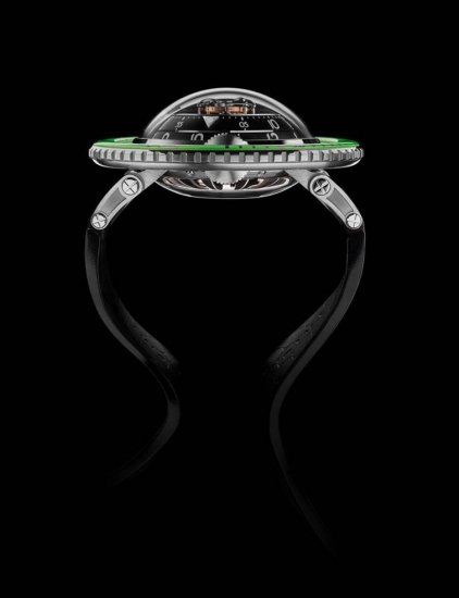 Наберите побольше воздуха… Horological Machine N°7 Aquapod