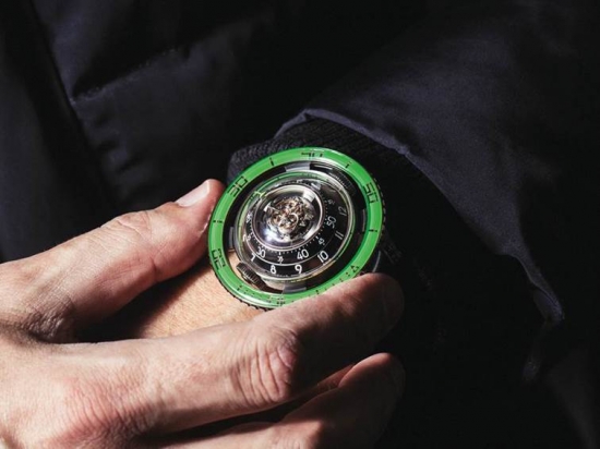 Наберите побольше воздуха… Horological Machine N°7 Aquapod