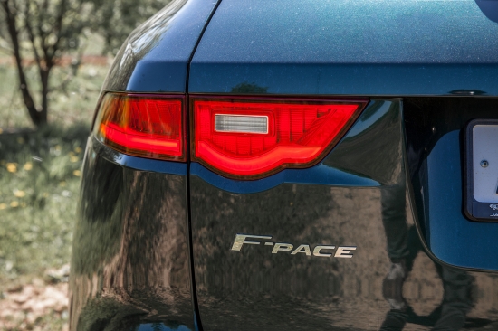 Дмитрий Нестеров тестирует F-Pace