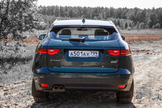 Дмитрий Нестеров тестирует F-Pace