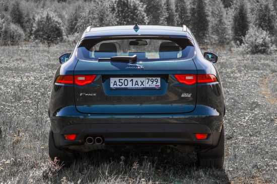 Дмитрий Нестеров тестирует F-Pace