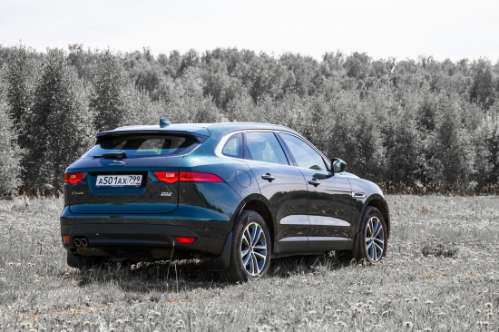 Дмитрий Нестеров тестирует F-Pace