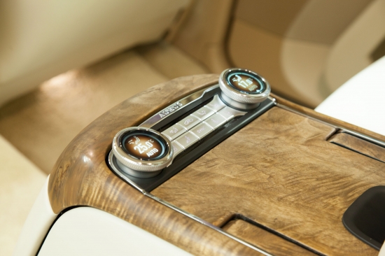 Мировая премьера российских автомобилей класса люкс AURUS SENAT и AURUS SENAT Limousine