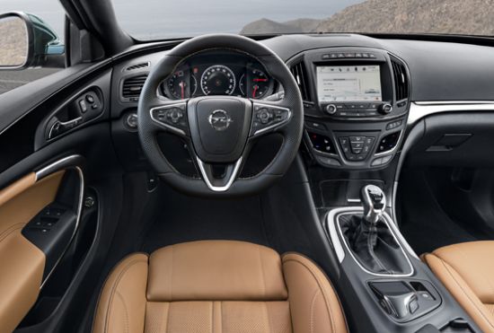 Opel Insignia в «Автоцентре на Столичном»