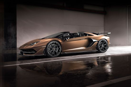Компания Automobili Lamborghini представила Aventador SVJ Roadster в рамках Женевского автосалона 2019
