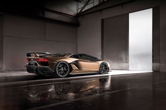 Компания Automobili Lamborghini представила Aventador SVJ Roadster в рамках Женевского автосалона 2019