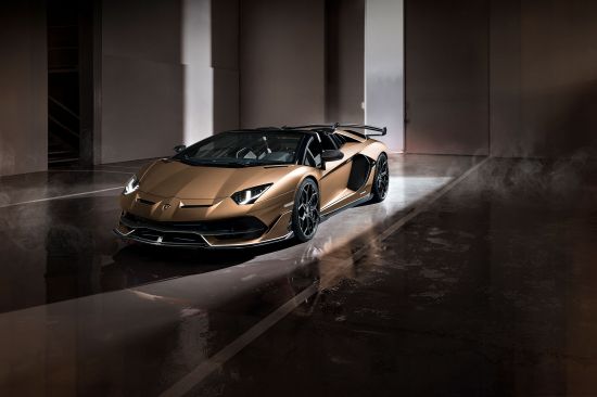 Компания Automobili Lamborghini представила Aventador SVJ Roadster в рамках Женевского автосалона 2019