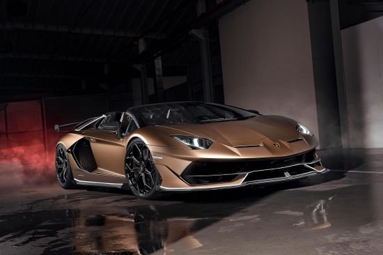 Компания Automobili Lamborghini представила Aventador SVJ Roadster в рамках Женевского автосалона 2019