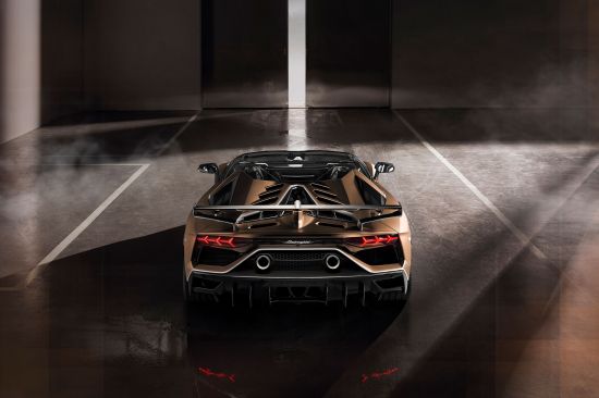 Компания Automobili Lamborghini представила Aventador SVJ Roadster в рамках Женевского автосалона 2019