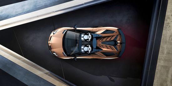 Компания Automobili Lamborghini представила Aventador SVJ Roadster в рамках Женевского автосалона 2019