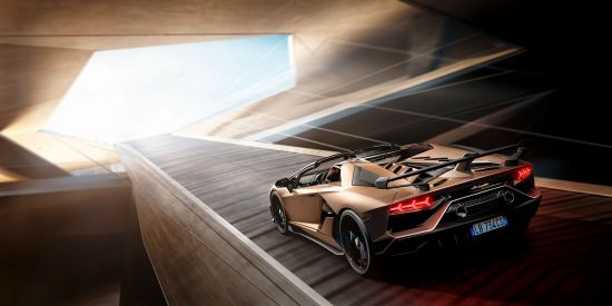 Компания Automobili Lamborghini представила Aventador SVJ Roadster в рамках Женевского автосалона 2019