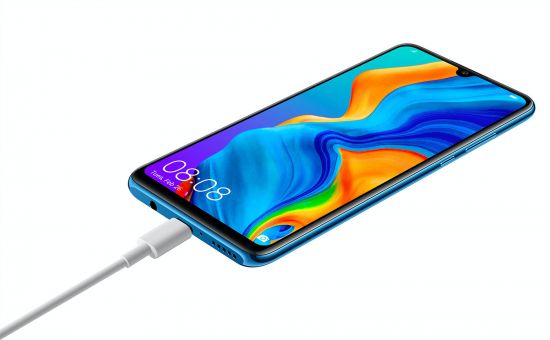 HUAWEI объявляет о старте продаж в России смартфона HUAWEI P30 lite