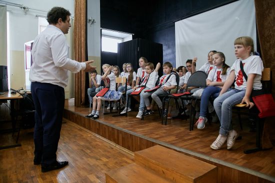 Звезды провели мастер-классы для детей со всей России